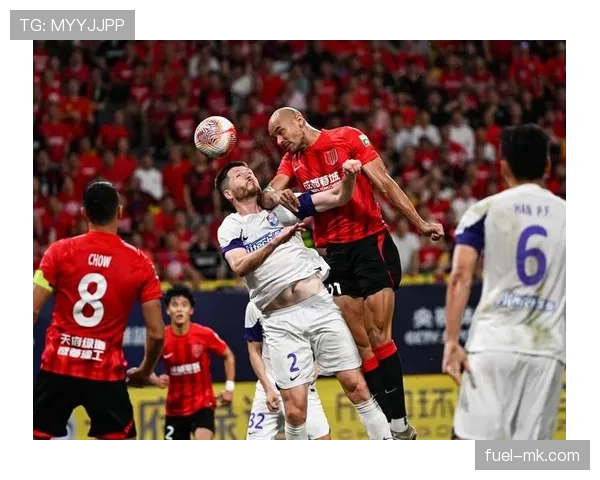 中超联赛新赛季阵容焕然一新,争冠格局引人瞩目 中超联赛新赛季阵容焕然一新,争冠格局引人瞩目