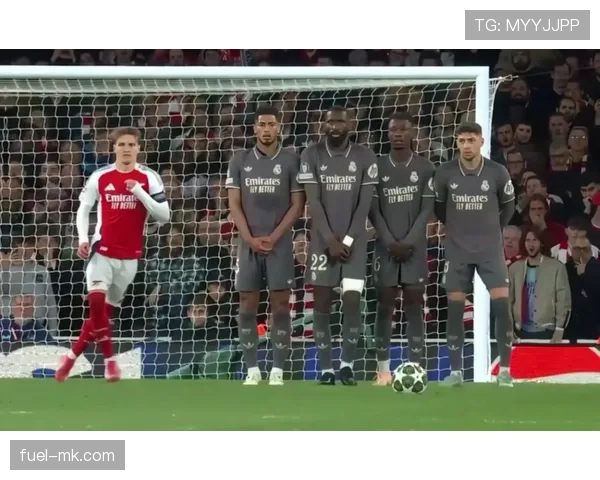 任意球拖延的界限在哪？裁判如何准确判罚拖延战术